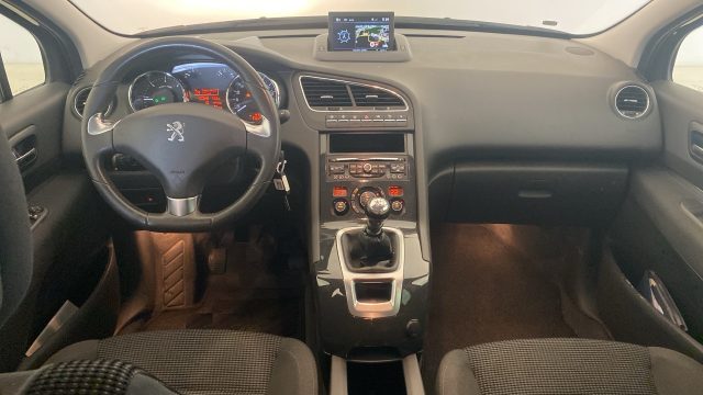 PEUGEOT 5008 usata, con Volante in pelle