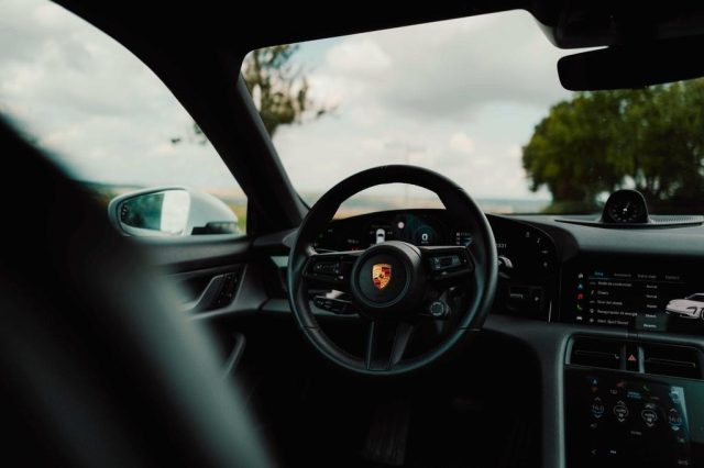 PORSCHE Taycan usata, con Immobilizzatore elettronico