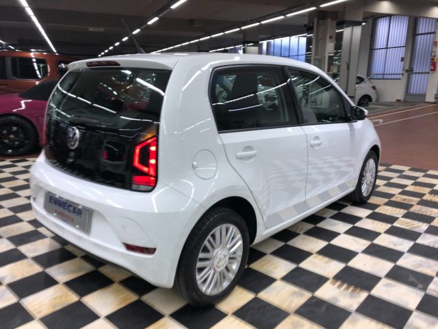 VOLKSWAGEN up! usata, con Autoradio