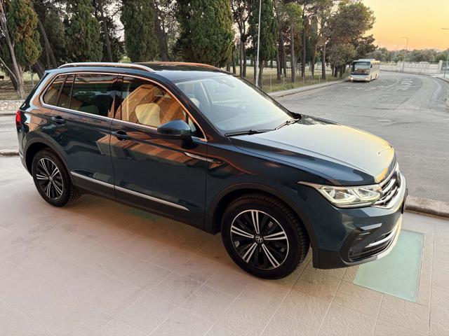 VOLKSWAGEN Tiguan usata, con Airbag laterali