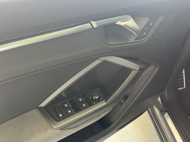 AUDI Q3 usata, con Sensori di parcheggio posteriori
