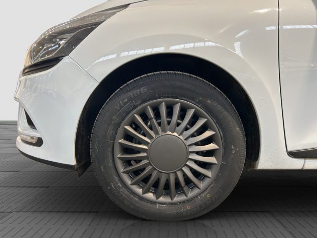 RENAULT Clio usata 17