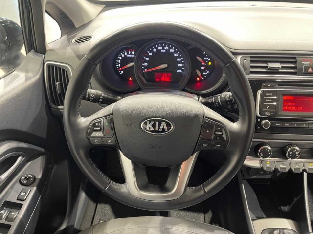 KIA Rio usata, con Sedile posteriore sdoppiato