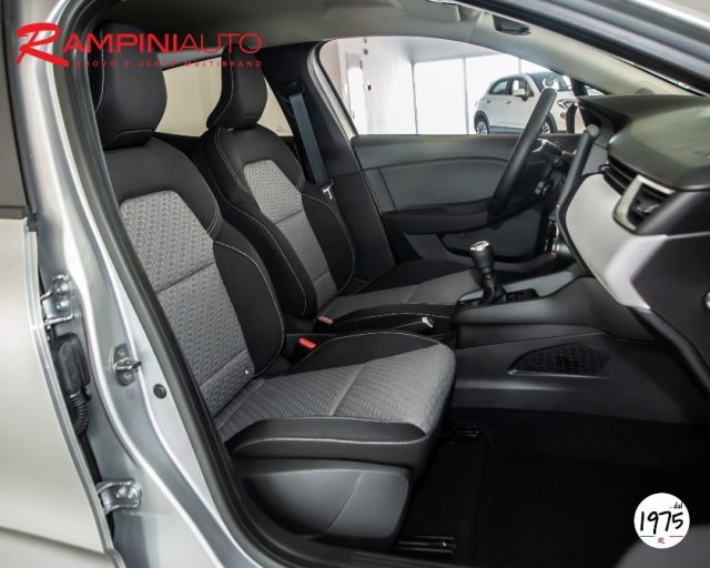 RENAULT Clio usata, con Fari LED