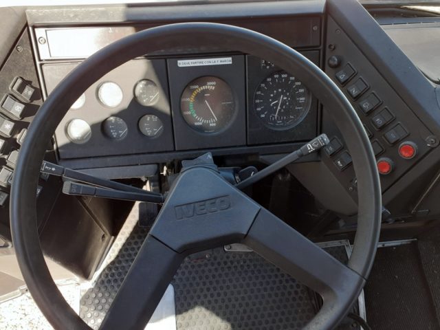 IVECO LKW/TRUCKS usata, con Controllo trazione