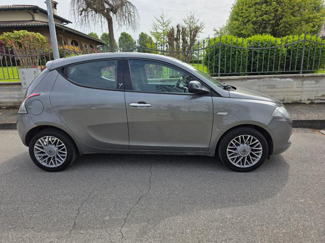 LANCIA Ypsilon usata, con Autoradio