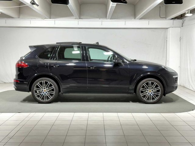 PORSCHE Cayenne usata, con Autoradio