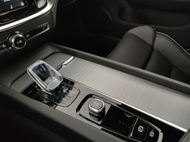 VOLVO V60 usata, con Portellone posteriore elettrico