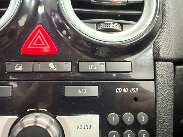 OPEL Corsa usata, con Specchietti laterali elettrici