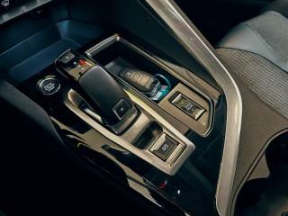 PEUGEOT 5008 usata, con Hill holder