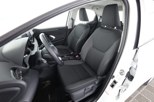 TOYOTA Yaris usata 2