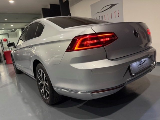 VOLKSWAGEN Passat usata, con Airbag Passeggero
