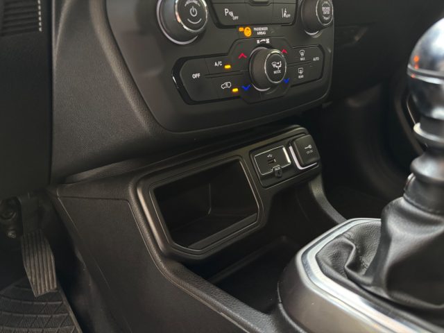 JEEP Renegade usata, con USB