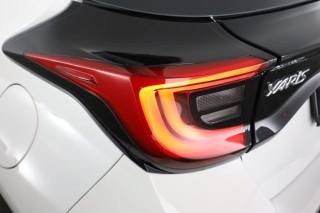 TOYOTA Yaris usata 9