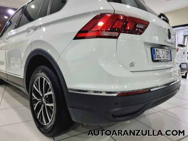 VOLKSWAGEN Tiguan usata, con Bracciolo