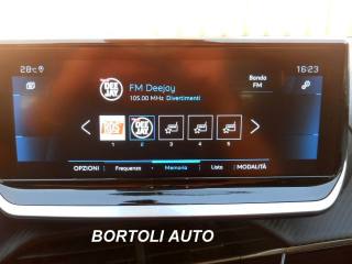 PEUGEOT 2008 usata, con Touch screen