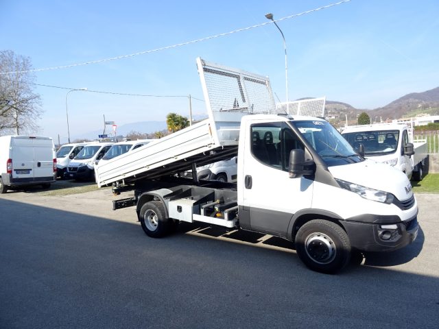 IVECO Daily usata, con Controllo automatico clima