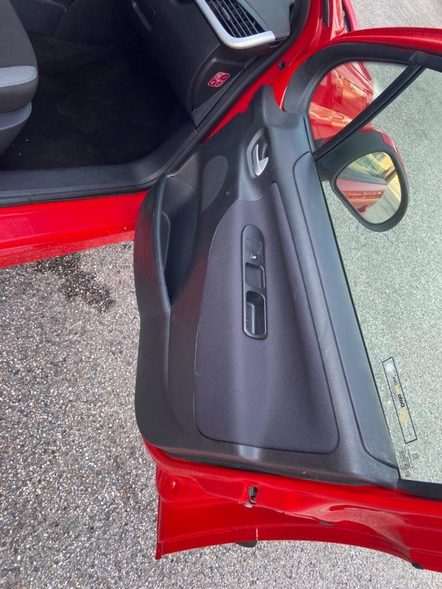 PEUGEOT 207 usata, con Sensore di luce