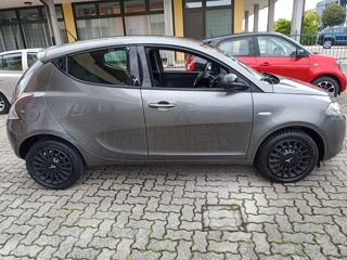 LANCIA Ypsilon usata, con Autoradio digitale