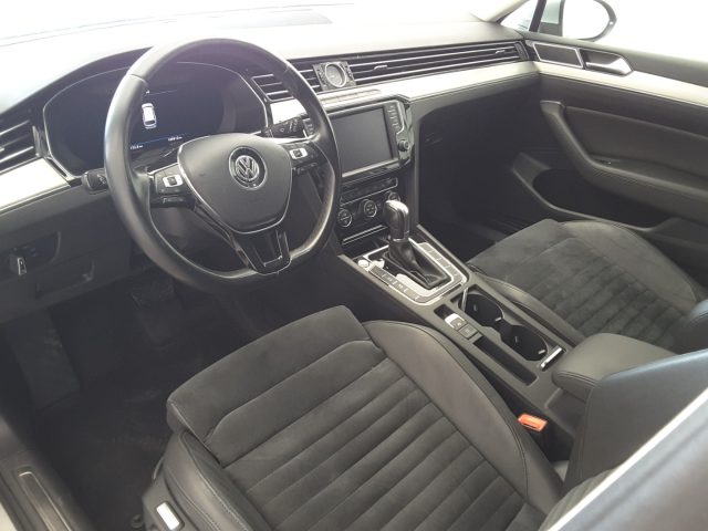 VOLKSWAGEN Passat Variant usata, con Autoradio
