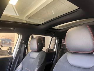 MERCEDES-BENZ GLB 200 usata, con Climatizzatore
