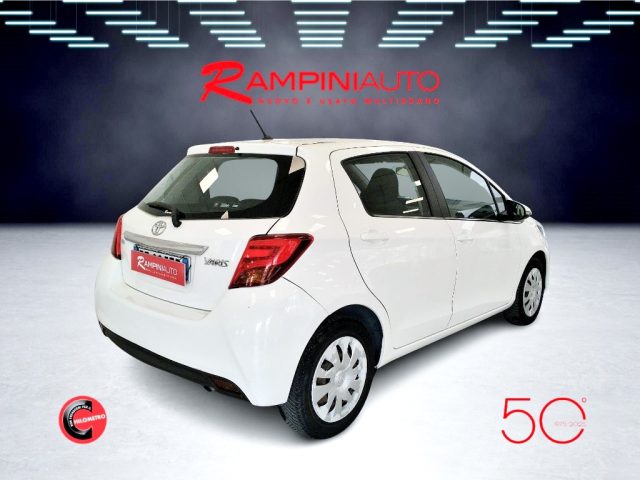 TOYOTA Yaris usata 6