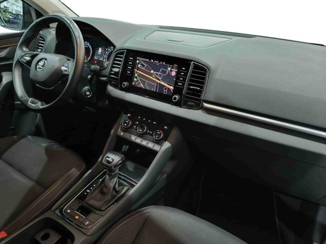 SKODA Karoq usata, con Fendinebbia