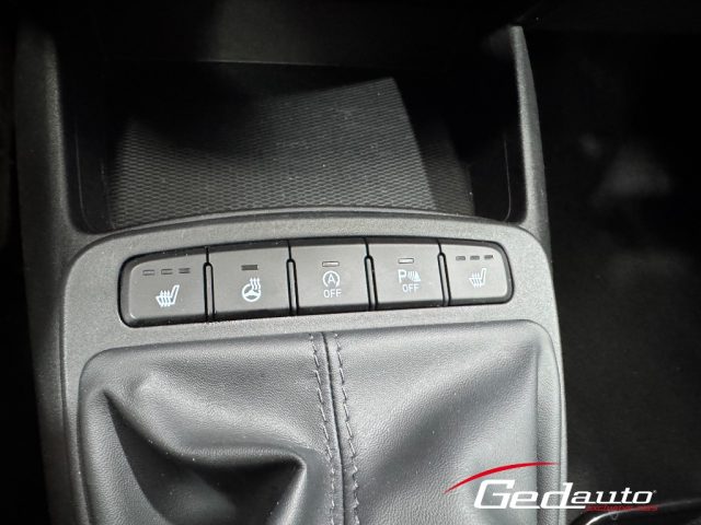 HYUNDAI i10 usata, con Volante in pelle