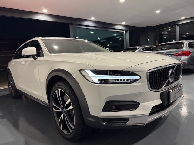 VOLVO V90 Cross Country usata, con Airbag laterali