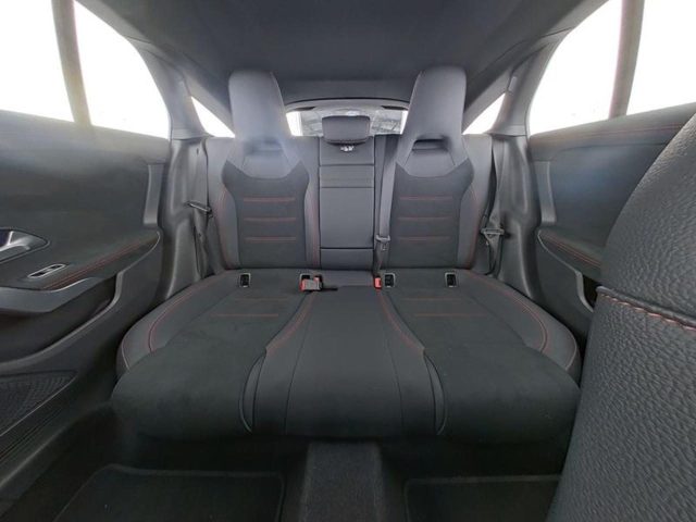 MERCEDES-BENZ CLA 180 usata, con Chiusura centralizzata