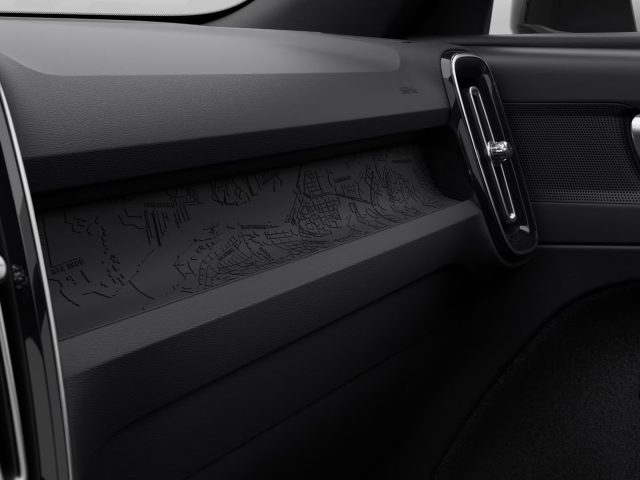 VOLVO EX40 usata, con Controllo automatico clima