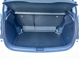 TOYOTA Yaris usata, con Controllo automatico clima