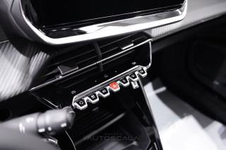 PEUGEOT 2008 usata, con USB