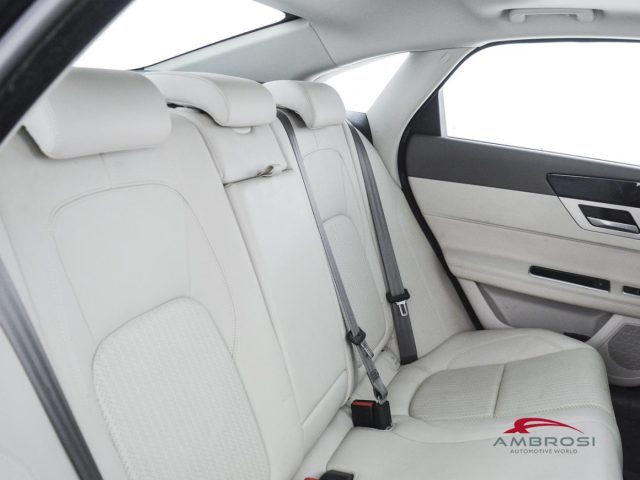 JAGUAR XF usata 10