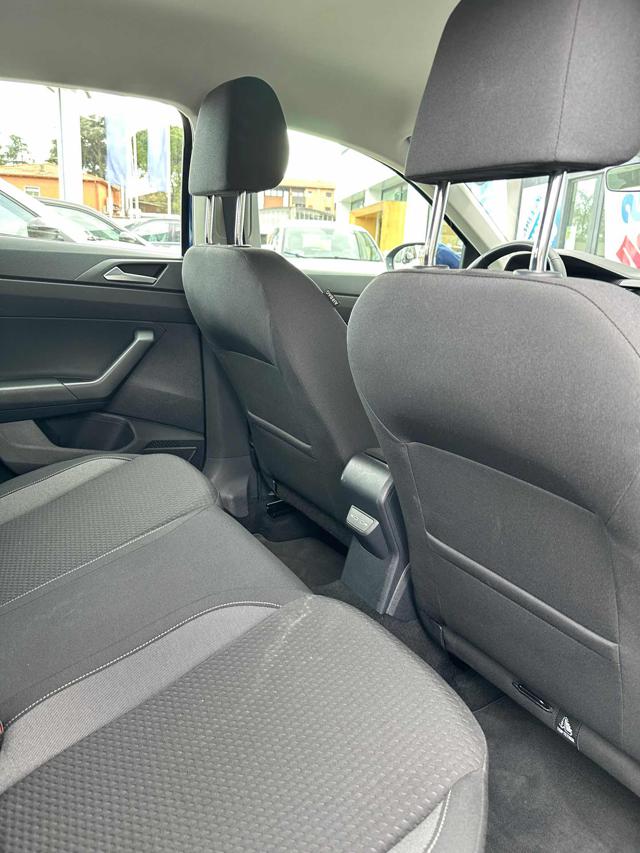 VOLKSWAGEN Taigo usata, con USB