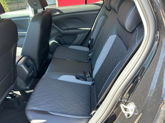 VOLKSWAGEN T-Cross usata, con Autoradio