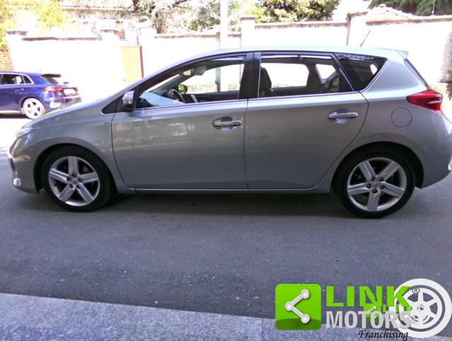 TOYOTA Auris usata, con Fari Xenon