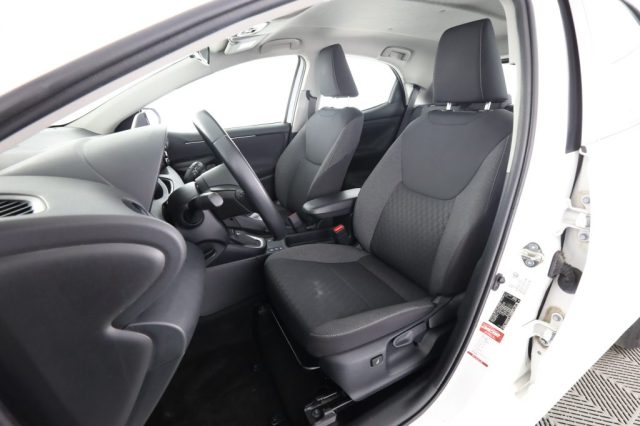 TOYOTA Yaris usata 8