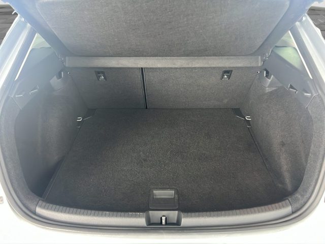 VOLKSWAGEN Taigo usata 11