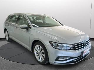 VOLKSWAGEN Passat Variant usata, con Airbag