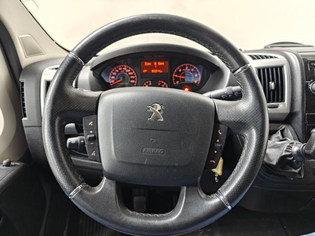 PEUGEOT Boxer usata, con Touch screen