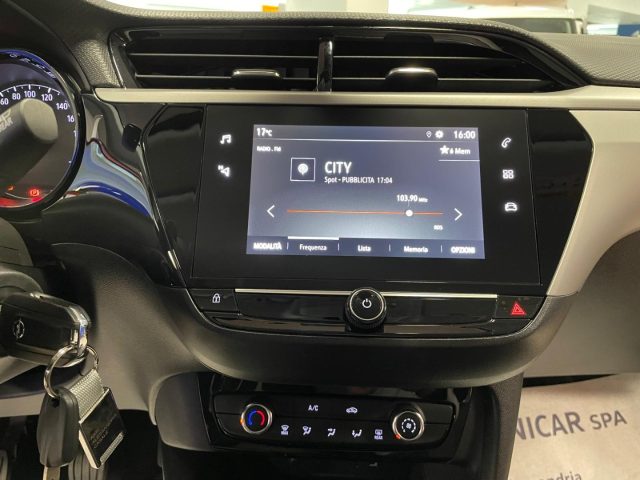 OPEL Corsa usata, con USB