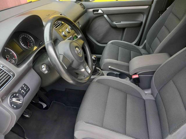 VOLKSWAGEN Touran usata, con ESP