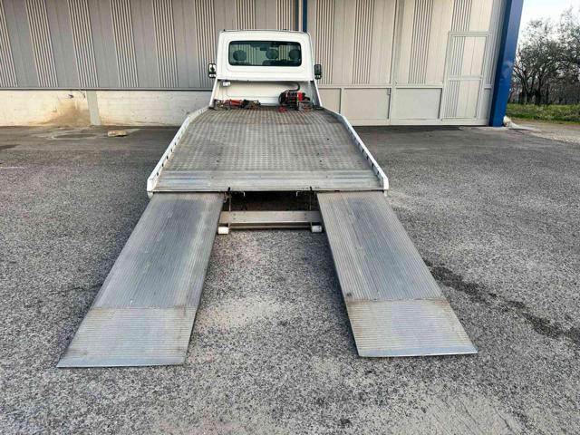RENAULT Trafic usata 16