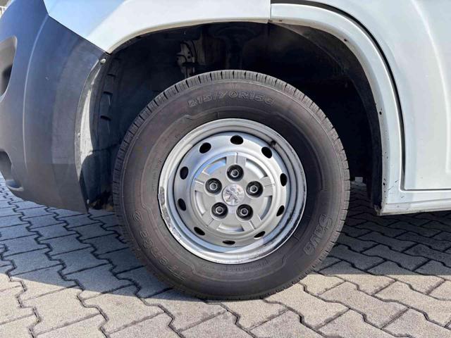 PEUGEOT Boxer usata, con Servosterzo