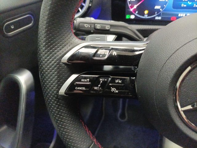 MERCEDES-BENZ A 180 usata, con Park Distance Control