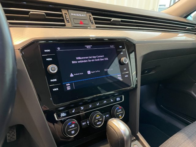 VOLKSWAGEN Passat Variant usata, con Fendinebbia