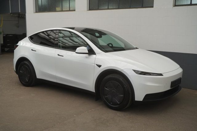 TESLA Model Y usata, con Alzacristalli elettrici