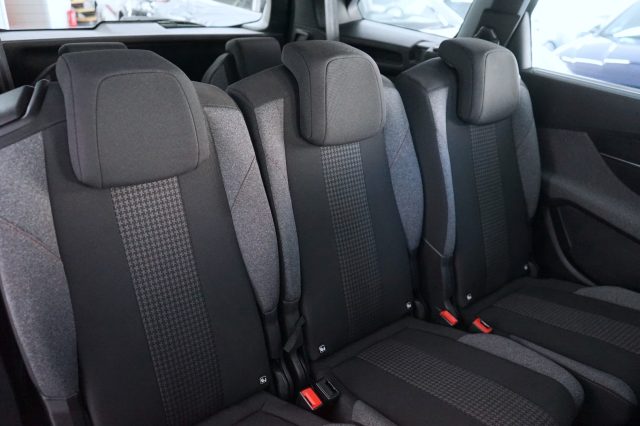 PEUGEOT 5008 usata, con Chiusura centralizzata