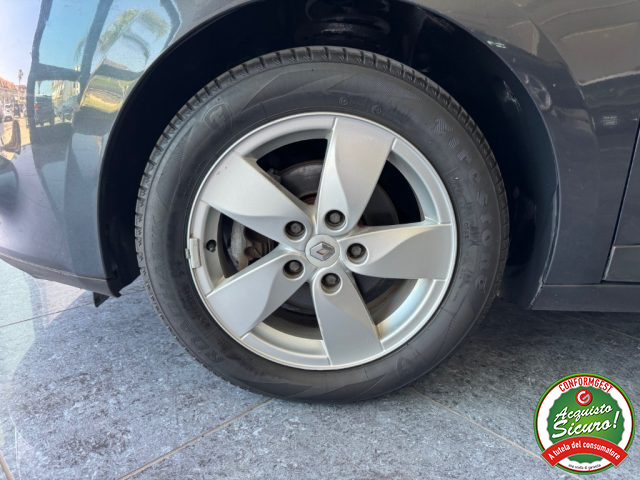 RENAULT Megane usata, con Volante multifunzione